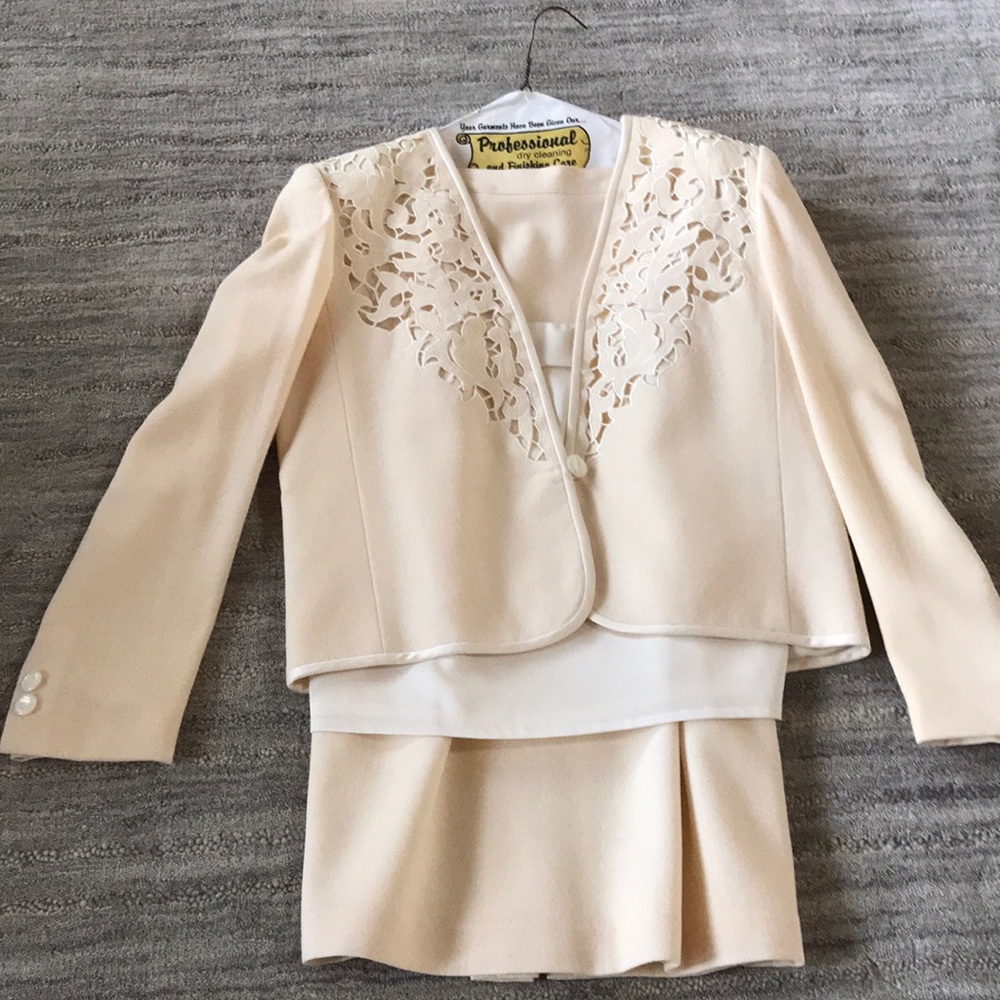 Kasper 2-piece skirt, cami & jacket, size 8 10